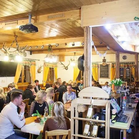 בית הארחה Alenka 3*