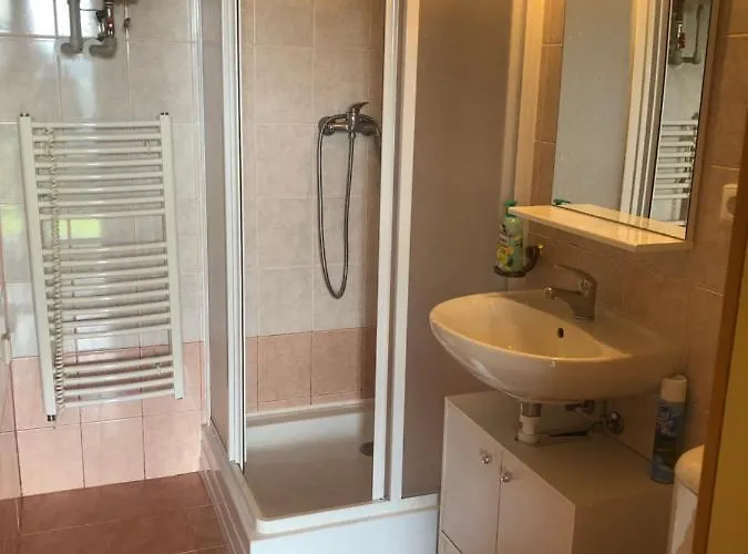 بيت ضيافة Alenka 3*